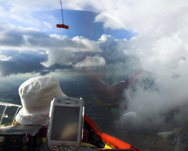 Flying along a convergence