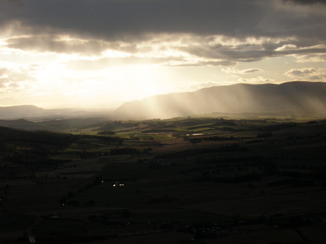 Shower in front of the Ochils