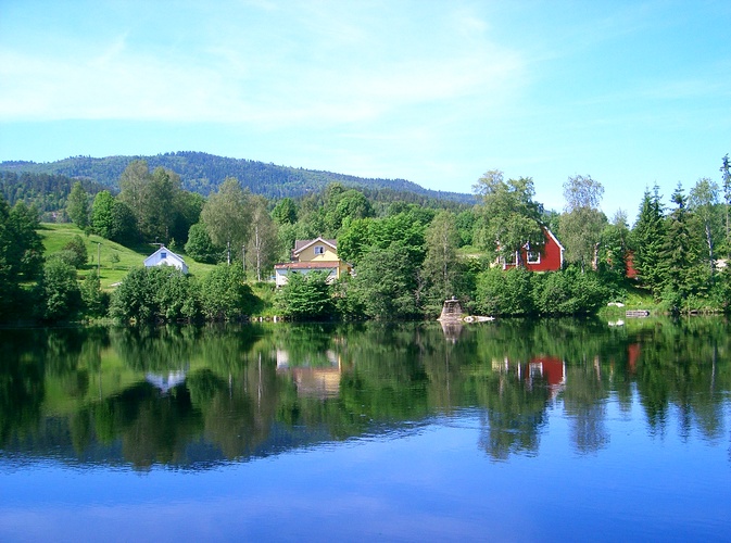 A rather pretty lake on the way back to Torp