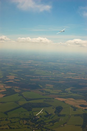 Two gliders thermalling