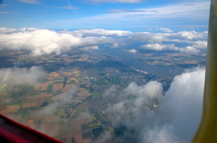 Dundee amongst wave clouds